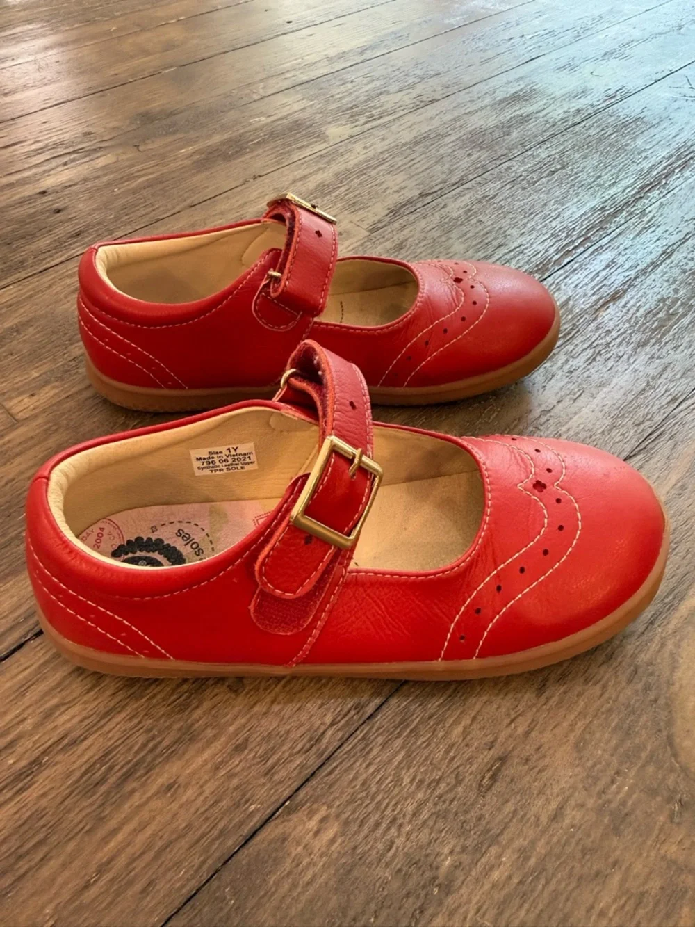 Livie & Luca Kids Size 1 Red Leather Mary Jane Shoes Scalloped Comfort Flats